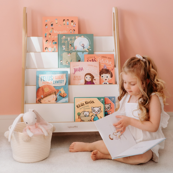 kinderbuecherregal_holz_kinderzimmer1.png