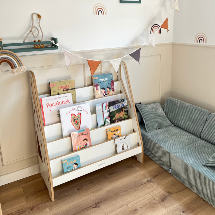 kinderbuecherregal_holz_kinderzimmer1.png